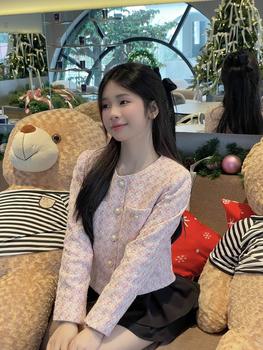 Product Review of Áo Dạ kẻ cổ tròn túi trước cúc ngọc . from m**h á**𓆡 0
