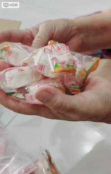 Product Review of 1kg (50 cái) Bánh in loại nhỏ (HSD 20 NGÀY) nhà nguyệt thơm ngon nhân dừa non và nhân đậu xanh ( 1kg hơn 50 bánh ) Cake from T**m P**n 2