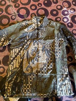 Product Review of Kemeja Batik Pria Kate Hijau Sage Kain Katun Mikro from B**a 0
