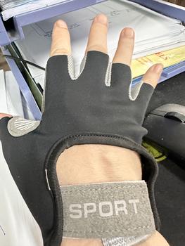Product Review of Găng Tay Sport Tập Gym Nữ Chống Trượt Tập Yoga, Gym, Goft, Đạp Xe, Đệm Silicon Cao Su Chống Trơn from P**g 1