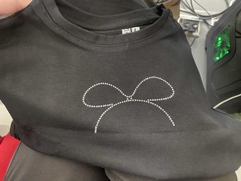 Product Review of Suitcute A045 เสื้อครอปเพชรโบว์ เสื้อคอกลมแบบใหม่ปี2024 ดูผอมและเซ็คซี่ Lady Women ผู้หญิง from A**🐰 2