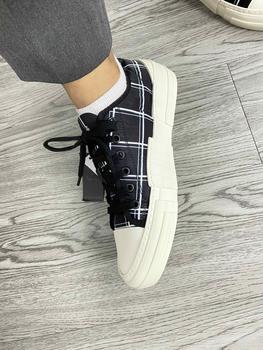 Product Review of Giày thể thao nam Bentoni Caro Sneakers màu đen kẻ trắng chất liệu vải canvas nhẹ êm from 𝔻**𝕘 𝔻** 0