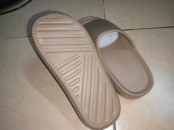 Product Review of Dép Bánh Mì Chất Liệu EVA Cao Cấp Siêu Nhẹ Siêu Êm Kháng Nước Chống Trượt from H**g N** 2