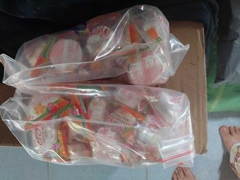 Product Review of 1kg (50 cái) Bánh in loại nhỏ (HSD 20 NGÀY) nhà nguyệt thơm ngon nhân dừa non và nhân đậu xanh ( 1kg hơn 50 bánh ) Cake from T**ỹ 0
