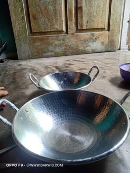 Product Review of paket wajan 20 cm dan 24 cm alumunium tempa penggorengan tebal anti lengket Alat Dapur Kitchenware from ** 1