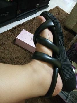 Product Review of LAPEPA YUK - Sepatu Sandal Wanita Wedges VIVIAN Model Silang dua Tali Strap Belakang Hak Tinggi Sole 3 cm Spatu Sendal Gunung Cewek  Size 36 37 38 39 40 41 Warna Hitam Black Kekinian Premium Terbaru Shoes Ori Original Mall Official Store Promo from Y**a U**i 2