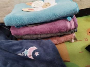 Product Review of BELI LOKAL HAMPERS Handuk Mandi Tanggung 50x100cm Microfiber Bulu Lembut Kids Terang from A**V 1