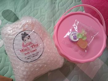 Product Review of 1KG Kem Body Tẩy Dưỡng (da ngâm sạm thân đen chai lì, da vàng) from ⑨**ლ 0