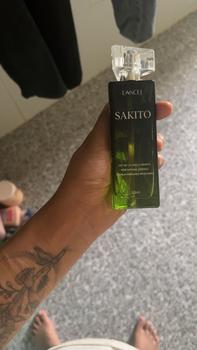 Product Review of Xịt khử mùi hôi nách Sakito 50 ml Sản phẩm kiểm soát mùi hôi Có hoa Xịt Thơm from h**0 0