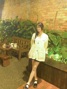 Product Review of Áo cardigan thêu chữ Weekend trắng / đen / xám / nâu from y**ơ 2