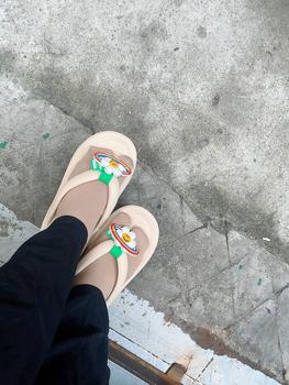 Product Review of Dép xỏ ngón nữ đi biển đế cao su eva mềm, êm chân, kèm họa tiết hoa trên quai cực kỳ dễ thương from ☘** Q**h T**o ☘** 0