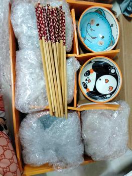 Product Review of Set 6 bát ăn cơm hình thú Tặng kèm 6 đôi đũa dễ thương from T**阮 1