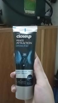 Product Review of Kem Đánh Răng Closeup Làm Sáng Răng Kim Cương 100Gr from 🐰**🐰 0