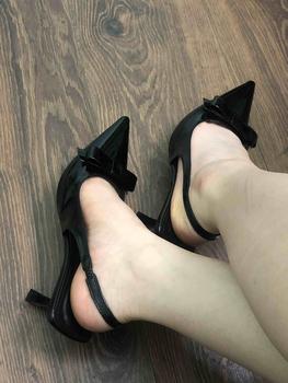 Product Review of (Form lớn chân ốm lùi size) Giày sục nữ cao 7p Délicat da bóng gắn nơ xinh xắn D198 from M** t**h ă** b** c** ** 3