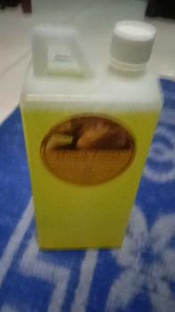 Product Review of MINYAK ZAITUN PIJAT 1 LITER / MASSAGE OIL LARASSANTI KUNING / SPA OIL / MINYAK PIJAT from S**o 0