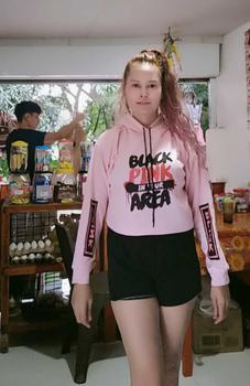 Product Review of CROPTOP HOODIE FOR TEENS from G**e M**t 0