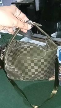 Product Review of Akaci store | KARLA Tas Tangan Wanita Tas Selempang Wanita Terbaru 09-8111 from L**e 1