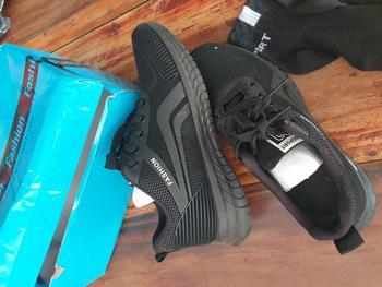 Product Review of Giày thể thao đế mềm chống nước khử mùi thời trang  dành cho nam Sneaker Shoes Hoa Đế Bằng Cao Su from M** N**3 1