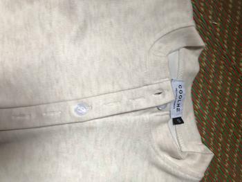 Product Review of Áo thun dài tay xẻ cúc chất thun gân Hàn dày mịn co giãn lót cotton Coolme Nữ Top from M**🌷 2
