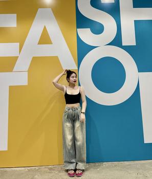 Product Review of Quần Jeans Ống Rộng Phong Cách Hàn Quốc KARA 498- Chất vải dày dặn, thoải mãi, dễ phối đồ from N**n P**g A** 1