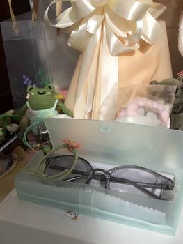 Product Review of [ Mã N021 ] TKN Eyewear : Kính Tròn Nhựa Cốt Kim Loại Chắc Chắn - Unisex Nam Nữ đeo được ( Kèm hộp - khăn lau ) from Q**Q 0