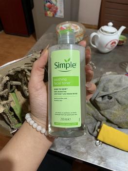 Product Review of Nước Hoa Hồng SIMPLE Không Chứa Cồn Hỗ Trợ Cân Bằng , Chăm Sóc Da Và Dưỡng Da Mặt 200ml [1] from s**🌻 1