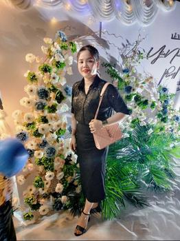 Product Review of Áo Kim Sa Nhũ BlingBling A10 Women  -> Sơ Mi Nữ Dáng Giấu Quần Form Rộng by @ngoctienstore Nhung from H**9 0