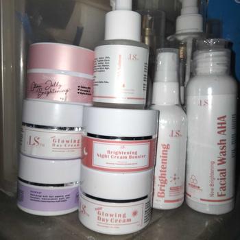 Product Review of DNA SALMON SERUM PELEMBAB WAJAH SEMUA JENIS KULIT LS SKINCARE from S**a Y** 0