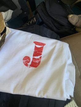 Product Review of เสื้อรอยจุ๊บ Kissshirt สีขาว เสื้อผ้าแฟชั่น เสื้อ ชายหญิง from ไ**ๆ 0