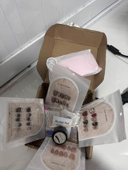 Product Review of NO.5 Móng tay giả kim cương lấp lánh ngắn nailbox from ** L**a N**n 0