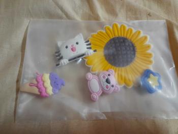Product Review of Hello Pony รุ่น BM4001 กระเป๋าสะพายไหล่ EVA สีมินิมอล ใบใหญ่ สะพายขึ้นไหล่ มีสไตล์ สินค้าผลิตจากไทย มีตัวการ์ตูนติดกระเป๋า ขนาด 30 x 36 from เ**ซ 1