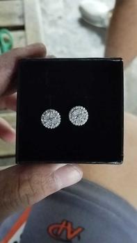 Product Review of Y2K ThreeSixtee Adorn Iced Bling Stud Earrings 9MM For Men / Women Zircon Stone Hypo-Allergenic Hypoallergenic Square from J**e 1