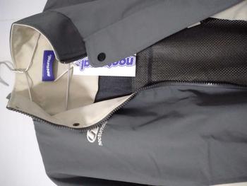 Product Review of Áo Khoác Dù Gió Nhẹ NOCTURNAL Curves Jacket Form Rộng Oversize Local Brand Nam Nữ Unisex from C** M** 1