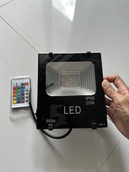 Product Review of đèn pha nhiều màu, phaled đổi  màu RGB có điều khiển chiếu biển 20w/30w/50w/100w - Đèn Led Hải Anh from h**i 0