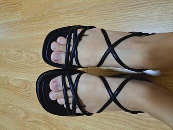 Product Review of EROSSKA - Giày sandal nữ đế xuồng dây quai mảnh cao 6cm màu nude - SB014 from T**2 0