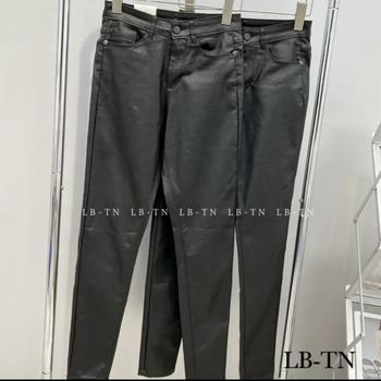 Product Review of 888. Quần da dài 1 khuy . Quần chất co giãn nhiều nên đặt lùi size. from S** T** 0