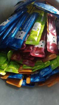 Product Review of มีโอ ครีมมี่ ทรีต ขนมแมวเลีย  ขนาด 1,500 กรัม (1 กล่อง 100 ซอง) / Me-O Creamy Treats (15gx100) from T**n t**n 2
