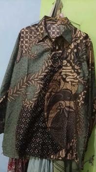 Product Review of Kemeja Batik Pria Kate Hijau Sage Kain Katun Mikro from m**. 0