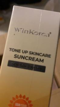 Product Review of Kem Chống Nắng Nâng Tone Kiềm Dầu Che Khuyết Điểm SPF 50 + PA ++++ Thương Hiệu : WinKorea Skincare Sunscreen Chăm Sóc Da Nữ Làm Đẹp Da from T** Đ**g 1