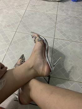 Product Review of LOVIIECORNER GIÀY CAO GÓT MŨI NHỌN SLINGBACK - FORM BÉ - GUỐC NỮ QUAI TRONG ĐÍNH ĐÁ SANG TRỌNG GÓT ĐŨA 9 PHÂN - G240870 from Y**n 0
