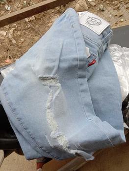Product Review of Quần bò nam rách bụi siêu đẹp vải jean co giãn 442 from T** T**h L** 0