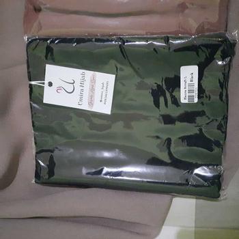 Product Review of L HAURA SCARF HIJAB MALAY SYAR'I Empat Nyaman Oval Polycotton from f**m 0