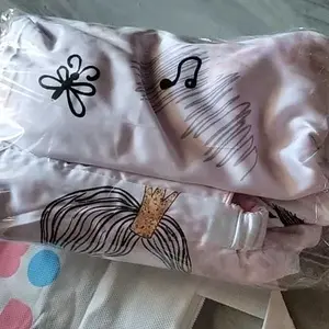 [MEGA SALE 3.3] BUY 3 GET 5 Bumbee Happy Mom – On The Go, Bedcover & Bantal Menyusui FREE Cuddle Hug dan Apron Menyusui