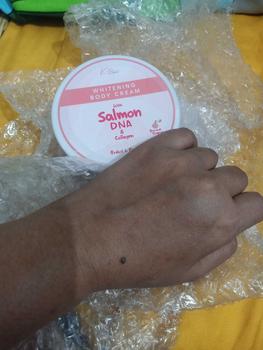Product Review of (CPT PUTIH) Body Cream Lotion 10x Extra Whitening DNA SALMON Memutihkan Mencerahkan from m**k 1