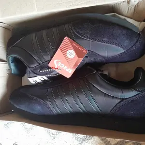 sepatu specs104 sekolah hitam Sepatu senam Nyaman Pria Wanita