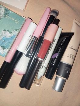 Product Review of [COD][HOT SALE] 9Pcs/14Pcs Makeup Set Full Coverage Makeup Face Powder+Liquid Eyeliner+Eyebrow Pencil+Matte Lipstick Cosmetics Makeup Set from a**i 0