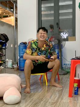 Product Review of Áo sơ mi TOPGU họa tiết ALOHA vải lụa thoáng mát. Nam Menswear Cổ V from T**😋 0