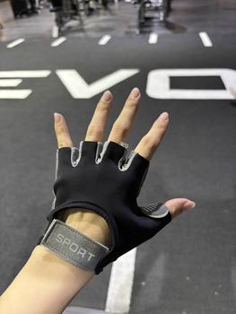 Product Review of Găng Tay Sport Tập Gym Nữ Chống Trượt Tập Yoga, Gym, Goft, Đạp Xe, Đệm Silicon Cao Su Chống Trơn from T**u C**g ** 1