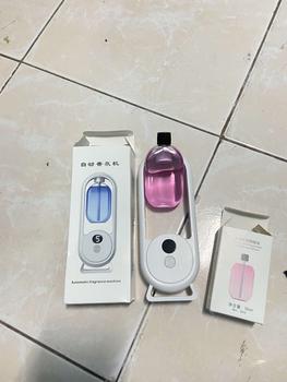 Product Review of SPเครื่องพ่นน้ำหอมตัวดัง กระจายกลิ่นน้ำหอมอโรมา สเปรย์น้ำหอมปรับอากาศอัตโนมัติ สําหรับบ้าน ห้องนั่งเล่น น้ำมันหอมระเหย from I**g o**e 1