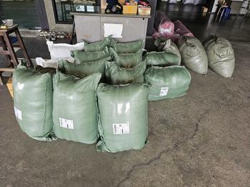 Product Review of กระสอบใหม่ ถุงปุ๋ย ถุงกระสอบ ถุงขนาดใหญ่ กระสอบสาน กระสอบไปรษณีย์ กระสอบพลาสติก ขนย้ายกระสอบมีหลายขนาดให้เลือก from K** เ** 0